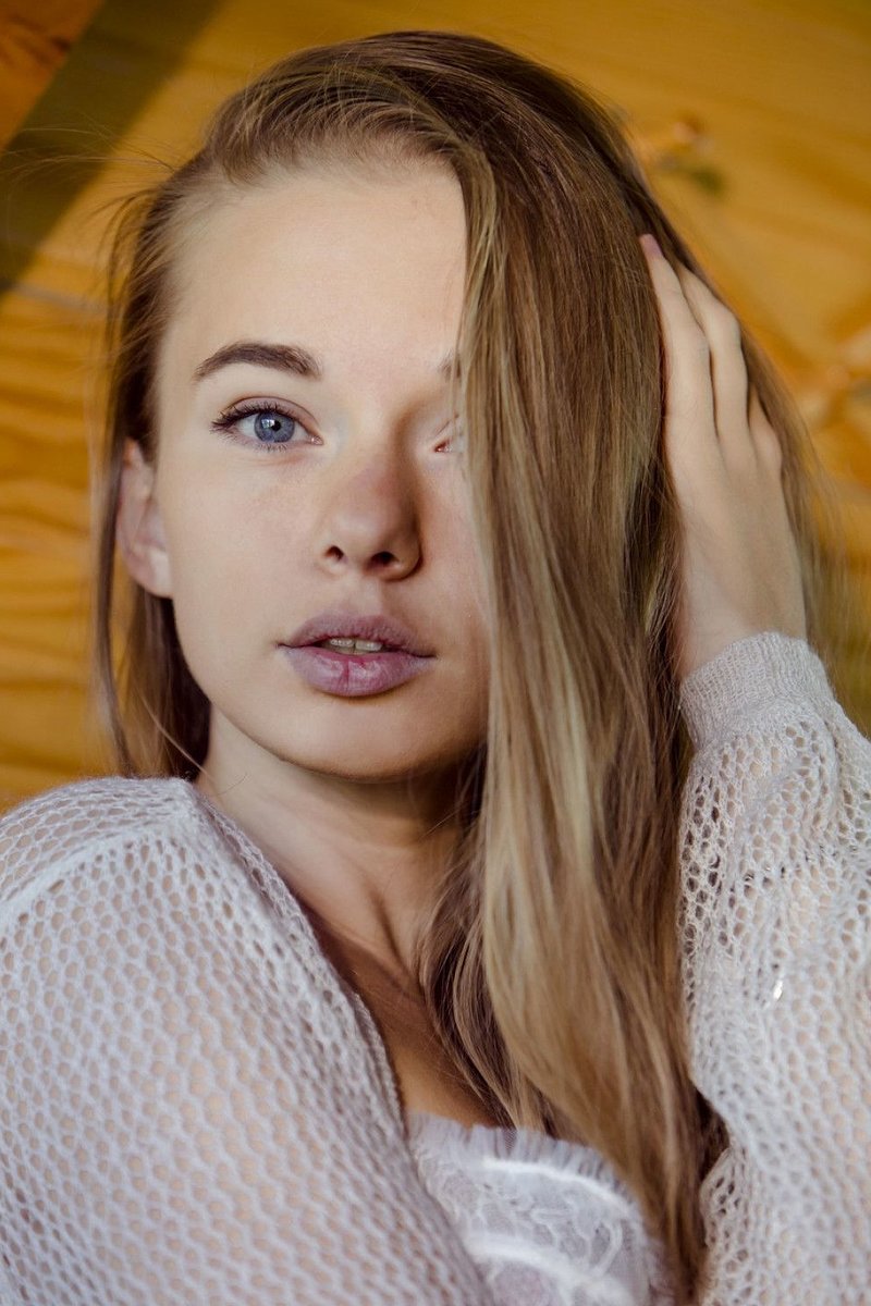 Белла, 21